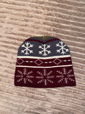 Hat like new, size M, red for small children