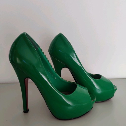Green patent leather pip toe pumps used