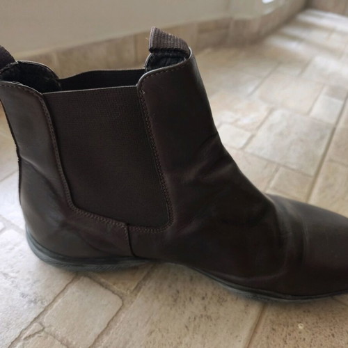 Haralas leather shoes without heels used