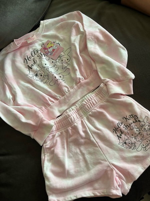 set hello kitty and friends