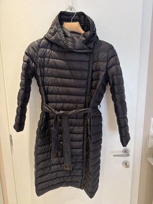Max Mara The Cube puffer coat black size XS-S like new