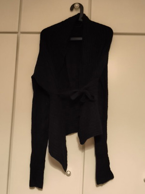 Women's knitted cardigan one size used, black