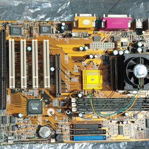Vindage motherboard with Celeron processor and 3 memories