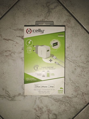 Celly USB φορτιστής καινούργιος με lightning καλώδιο