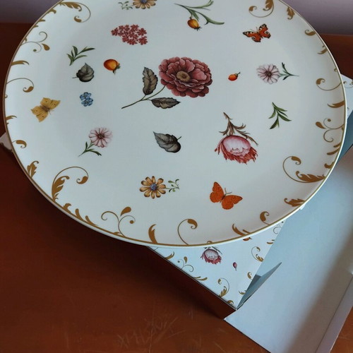Porcelain cake stand with foot new