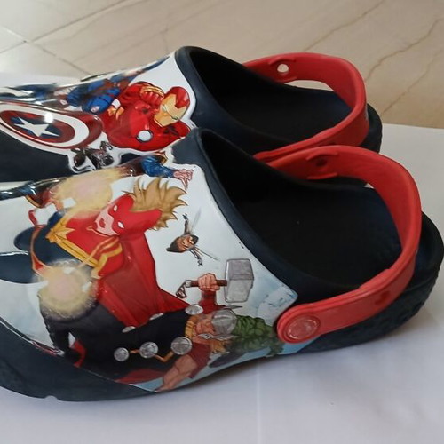 Crocs Avengers slippers used, size 34-35, multicolor