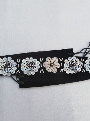 Belt vintage velvet with shells and buttons like new, adjustable black