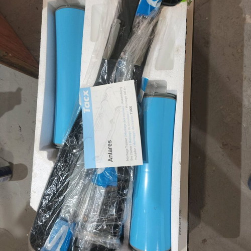 Tacx Antares bike trainer like new with new belt