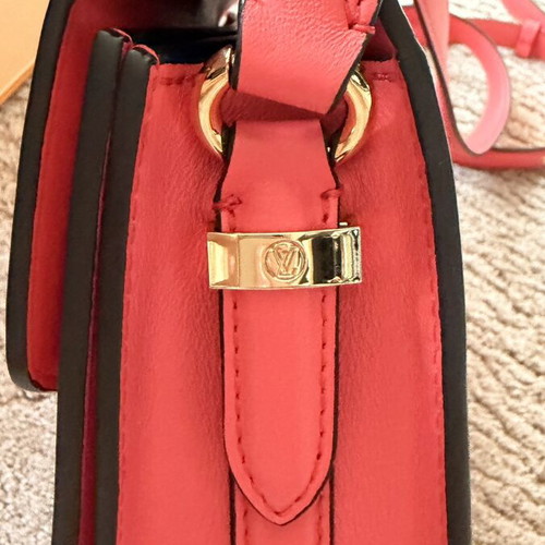 Louis Vuitton crossbody bag like new, pink