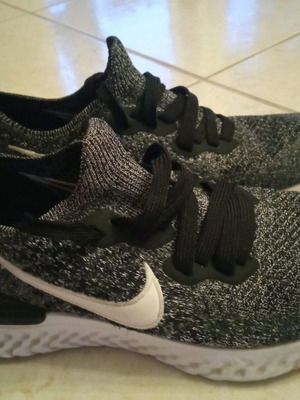 Αθλητικά παπούτσια Nike μεταχειρισμένα, νούμερο 37.5, μαύρα