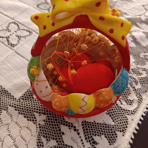 Easter basket like new with red fabric eggs and flowers