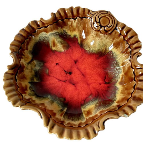 Ceramic set used with bowl and 2 ashtrays liquid lava style