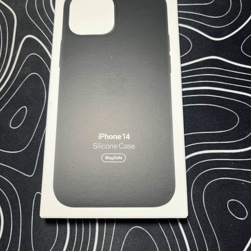 Apple MagSafe Case for iPhone 14 Midnight Black new