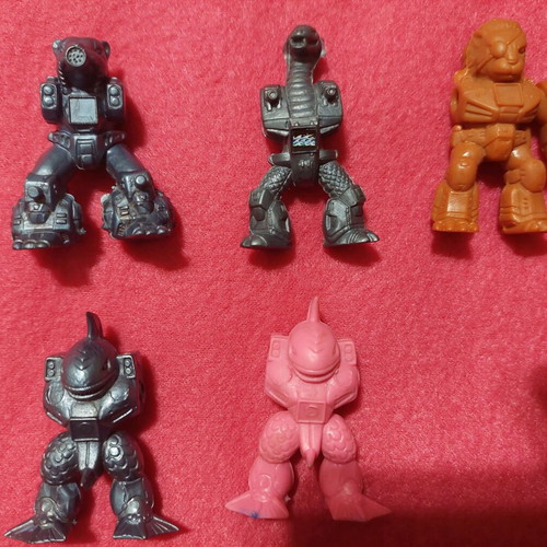 Teratomachoi figures used, 5 pieces plus one extra gift