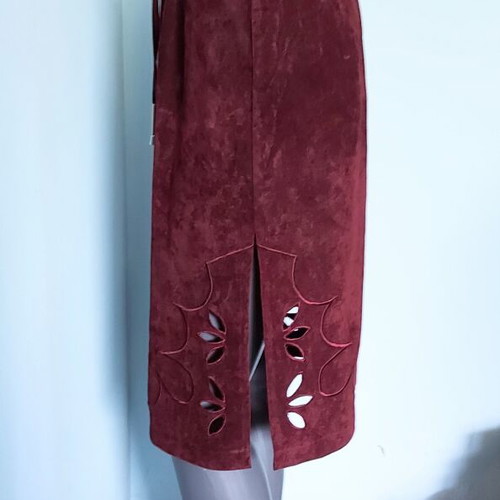 Adilisik velvet skirt with embroidery and slits like new, sizes L/XL