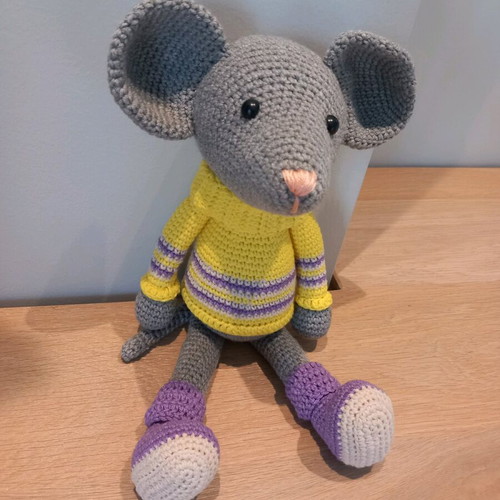 Handmade knitted mouse doll new 13 cm