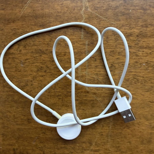 Apple Watch Series 3 μεταχειρισμένο με αυθεντικό κουτί και καινούργιο λουράκι