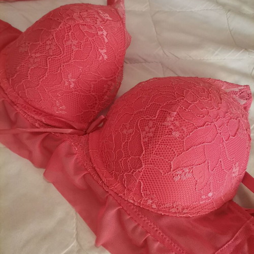 Pink bra new with lace