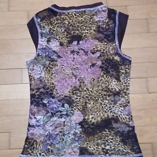 Batic sleeveless floral women's top with mixed animal print, like new, size M