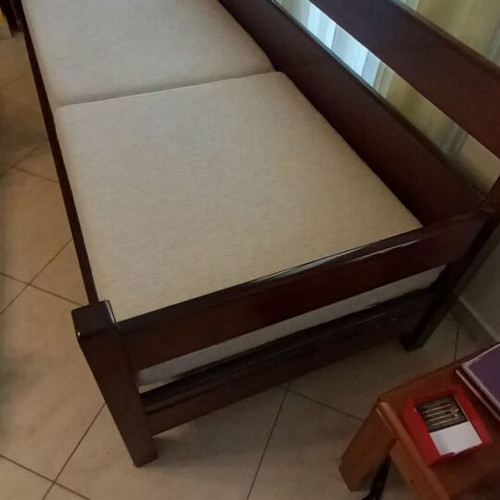 Three-seater traditional sofa with amboura wood, like new, 2x0.87m