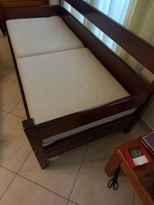Three-seater traditional sofa with amboura wood, like new, 2x0.87m
