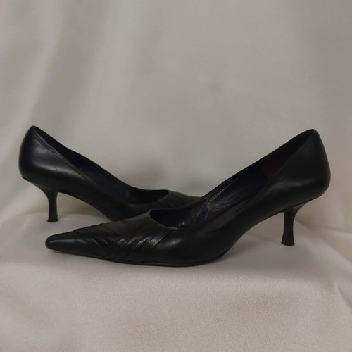 Pura Lopez leather pointed toe pumps like new, black, size 38