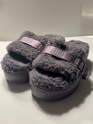 Ugg Australia slippers violet like new, size 40