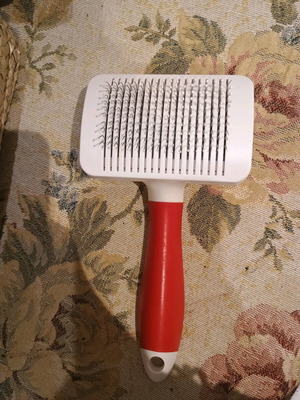 Pet brush like new
