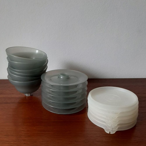 Tupperware set of 6 vintage bowls Greek made used