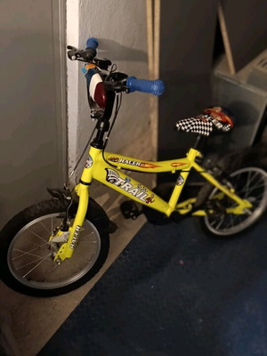 Children's BMX bike like new with training wheels