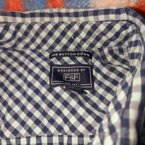 Short-sleeve men's shirt like new, blue and white, sizes M and S
