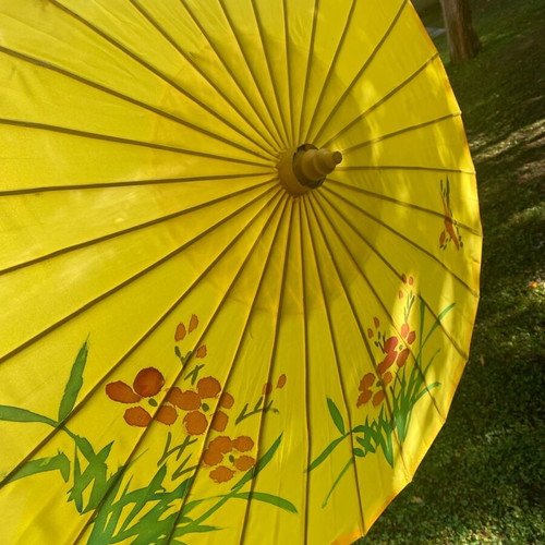 Chinese umbrella yellow like new with defect