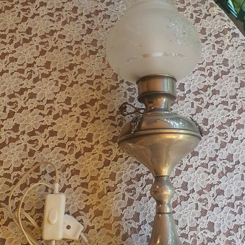 Lamp like new with glass shade, height 45 cm