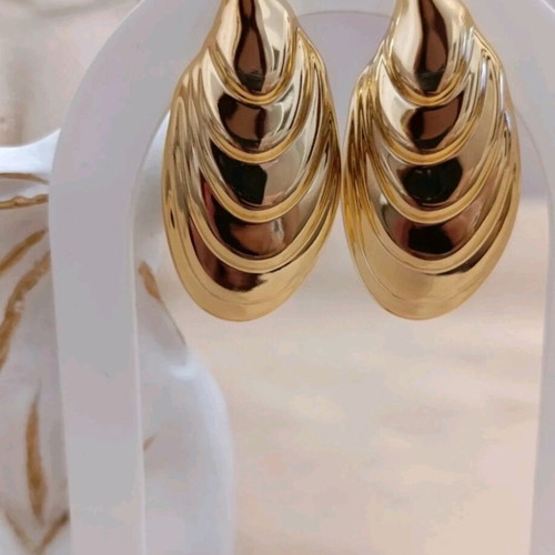 Shell earrings new, gold color with 925 silver studs
