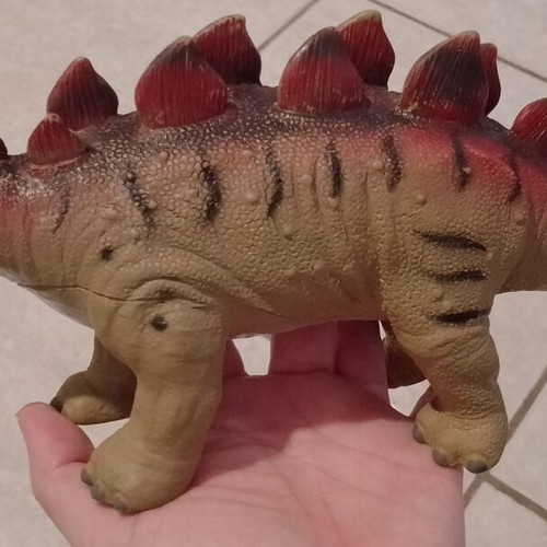 Dinosaur figures pack of 5, plastic and rubber