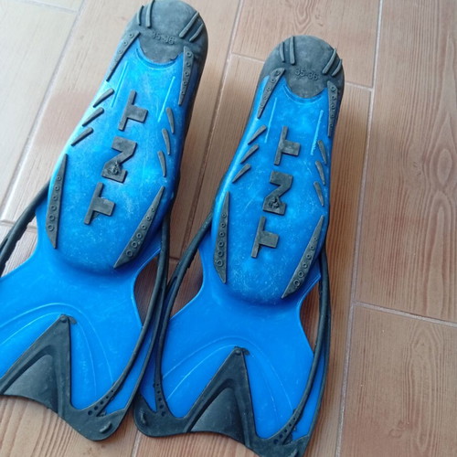 Children's swimming fins like new, size 35-36, blue