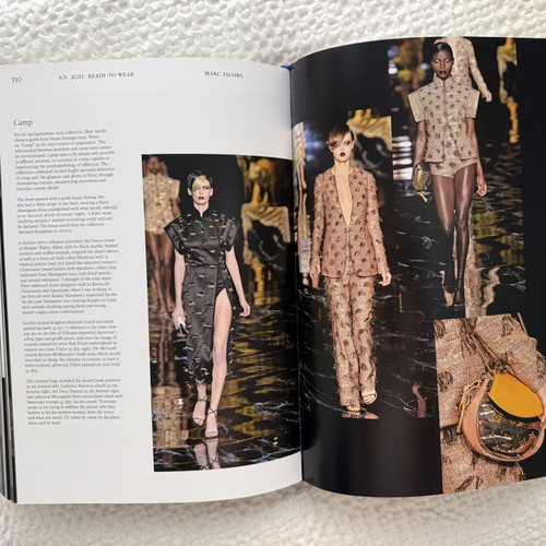 Catwalk The Complete Fashion Collections books like new, English