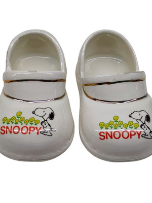Vintage ceramic Snoopy shoes rare table decoration 10.5x6cm