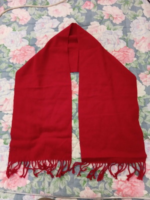 Acrylic red Lacta scarf like new