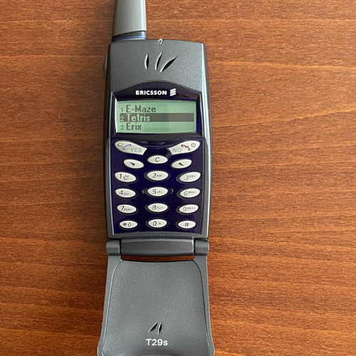 Ericsson T29s mobile phone