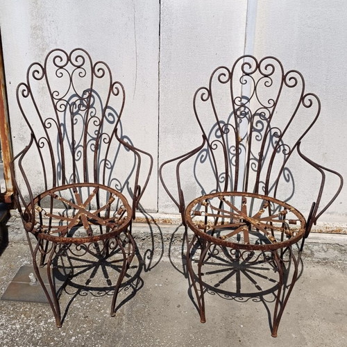 Fer Forgé garden set used, 2 armchairs and table with glass top