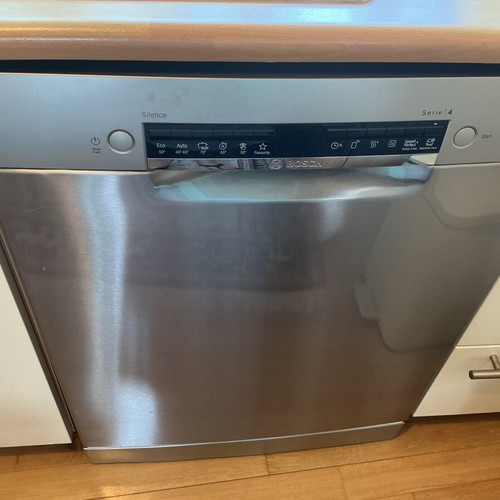 Whirlpool WB70I 932 X Aqua fridge freezer, Morris MKV-64326 ceramic stove, Bosch SMS4HTI00E dishwasher