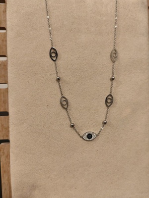Necklace with beautiful design made of stainless steel new, silver