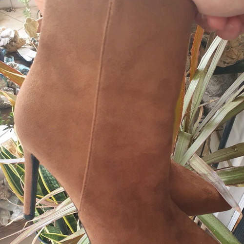 Diamantique women's ankle boots size 38 camel suede like new