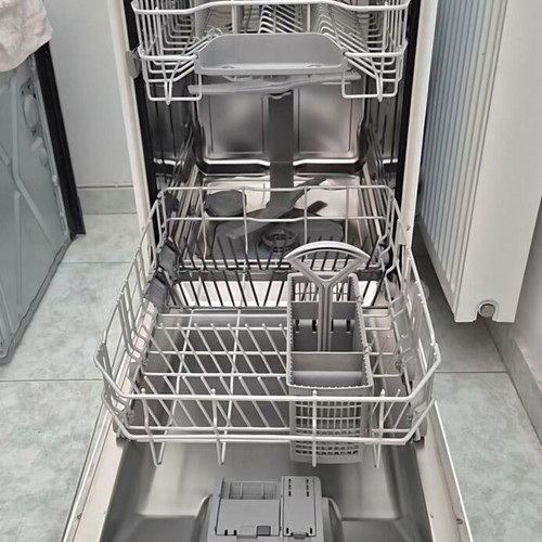 Bosch dishwasher 45cm for 10 place settings, eco and quick wash