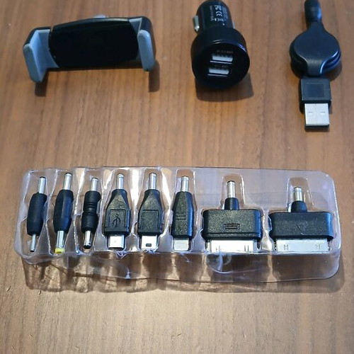 Car charger 8 in 1 universal with phone holder used