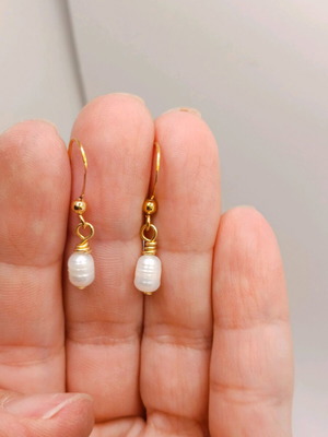 Handmade 18K gold plated earrings with natural pearls new