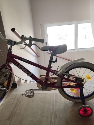 Children's Bicycle like new, 16" wheels, city type
