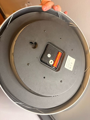 Quartz wall clock like new, analog