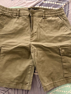 Βερμούδα Pull&Bear μεταχειρισμένη, πράσινη σε καλή κατάσταση